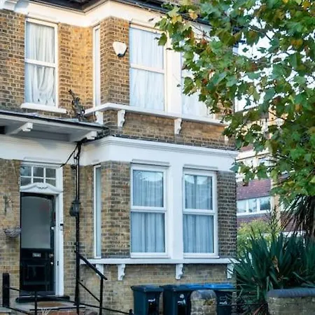 Tranquil 3Br In Arnos Grove Apartment New Southgate Exterior photo