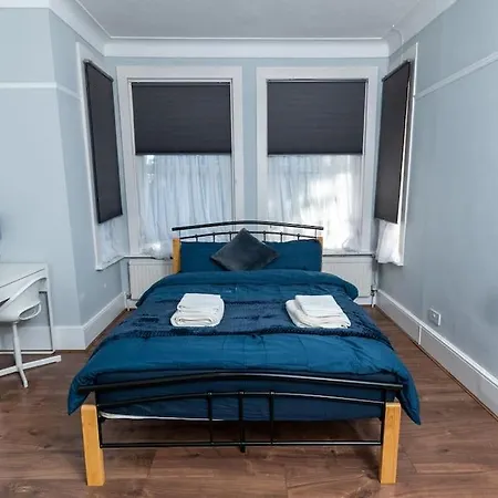 Tranquil 3Br In Arnos Grove Apartment New Southgate Exterior photo