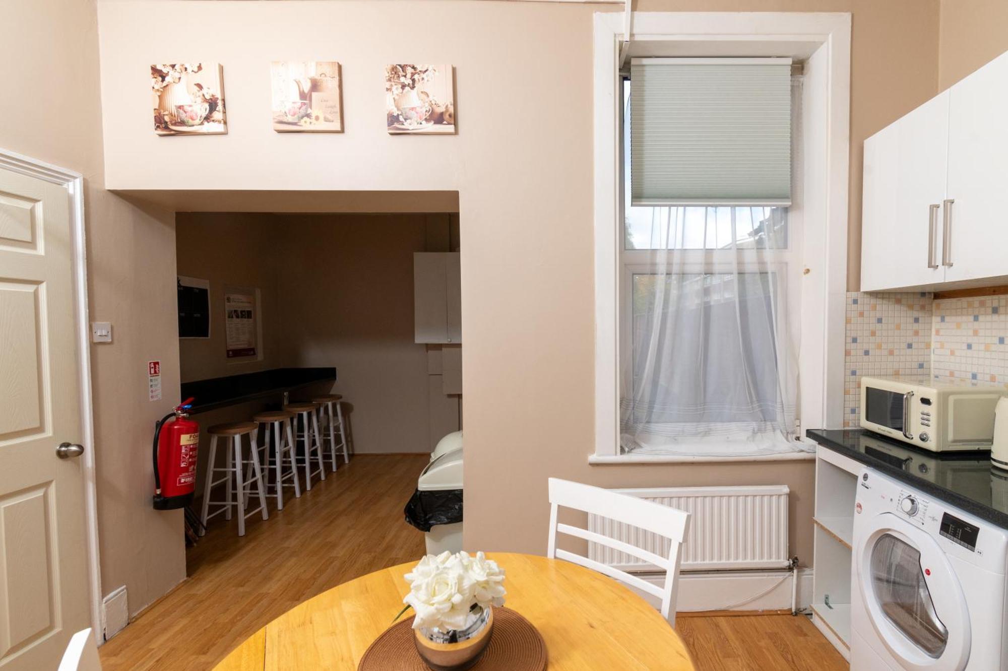 Tranquil 3br In Arnos Grove Apartment